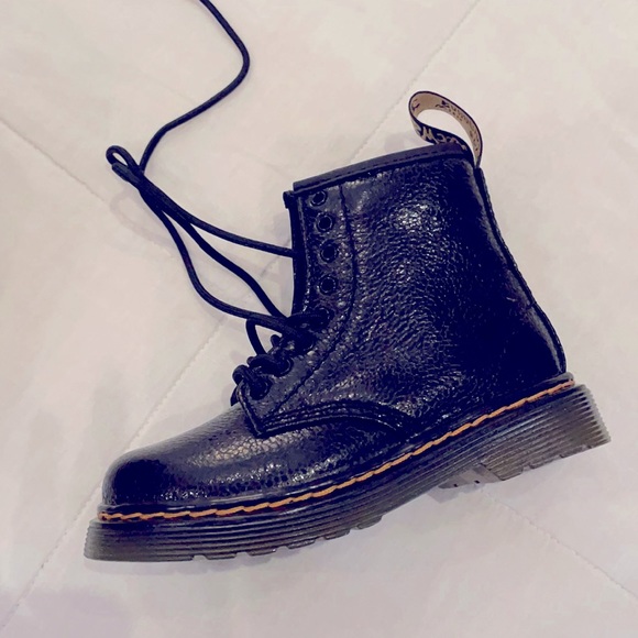 Dr Martens Toddler Crinkle Metallic Boots SZ 8 - Picture 1 of 7